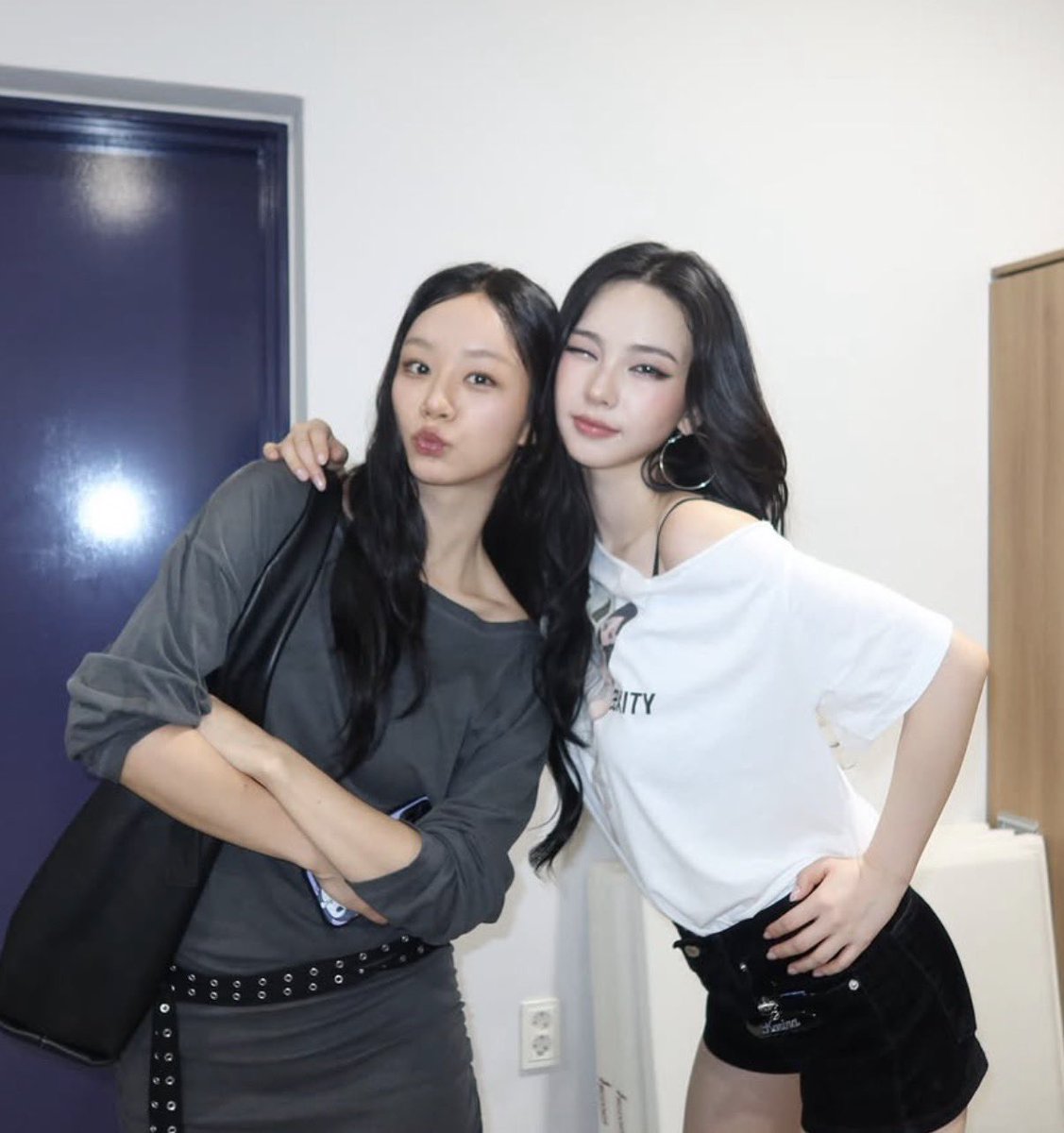 patamaii's tweet photo. ฮเยริออนนี่ไปดูคอนเอสป้า คนสวยกับคนสวยมันชื่นใจเนาะ 🫪 https://t.co/46gFTQz4LL