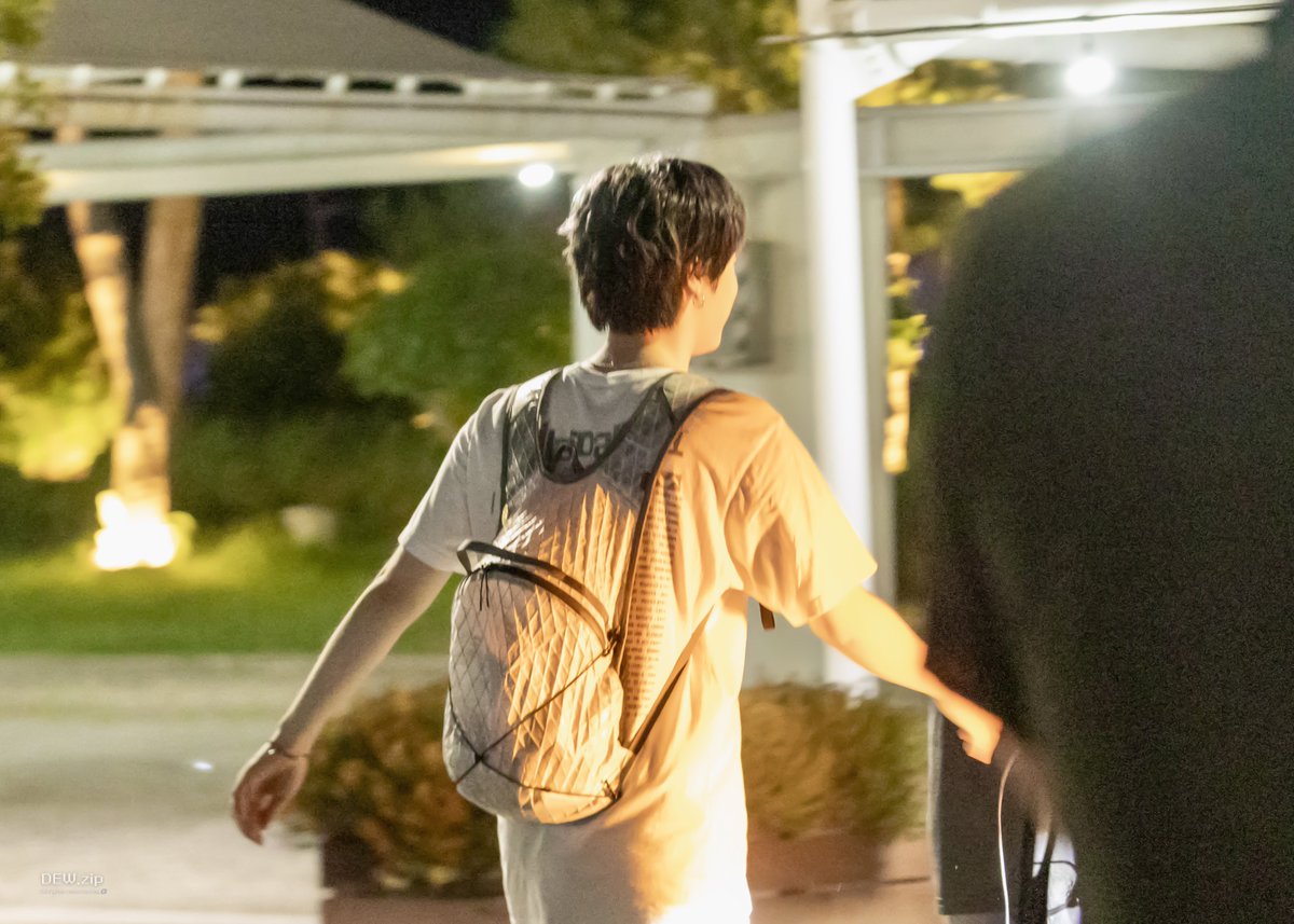 _dew_zip_'s tweet photo. 걸을 때 뾱뾱 소리 날 것 같은데
심지어 웃고 있음

너무 귀 여 워 🐱

260807 여수 섬의 날
#xdinaryheroes #엑디즈
#정수 #jungsu https://t.co/wBTnkFEuvg