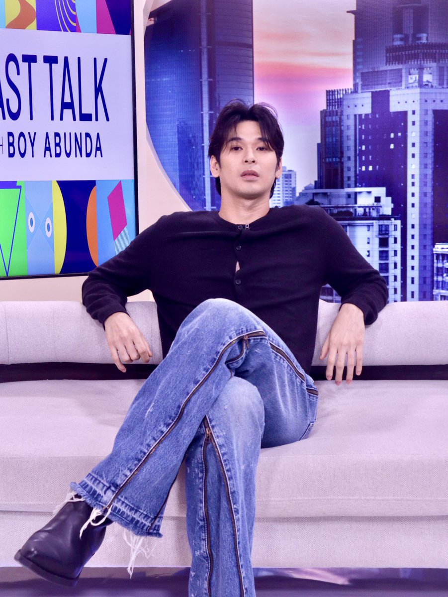 viva_records's tweet photo. Wilbert Ross on Fast Talk with Boy Abunda 💖
Maraming salamat, Tito Boy, for having Wilbert on the show! 🥰

Make up by @jurysorianopanganiban 
Styled by @carvey_sam 
#WilbertRoss https://t.co/MgB46IKKp0