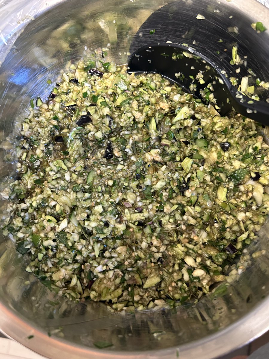youzen1018's tweet photo. ブンブンチョッパーで山形だし作ってみたけどめちゃくちゃ細かく切れるし楽でハピ☺️ https://t.co/BbUkotrTXw