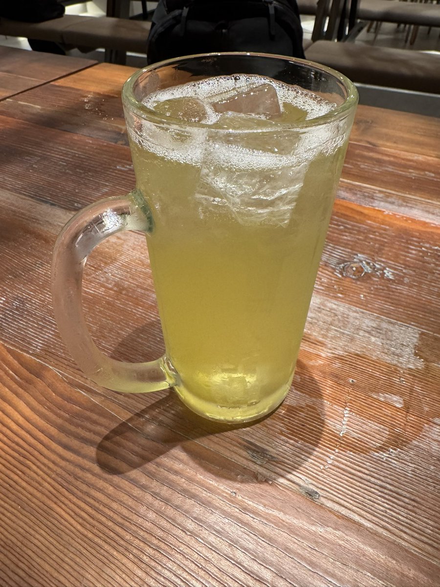 sino2s's tweet photo. アクエリアス+リアルゴールド🥤 https://t.co/ibLAwk5QAW