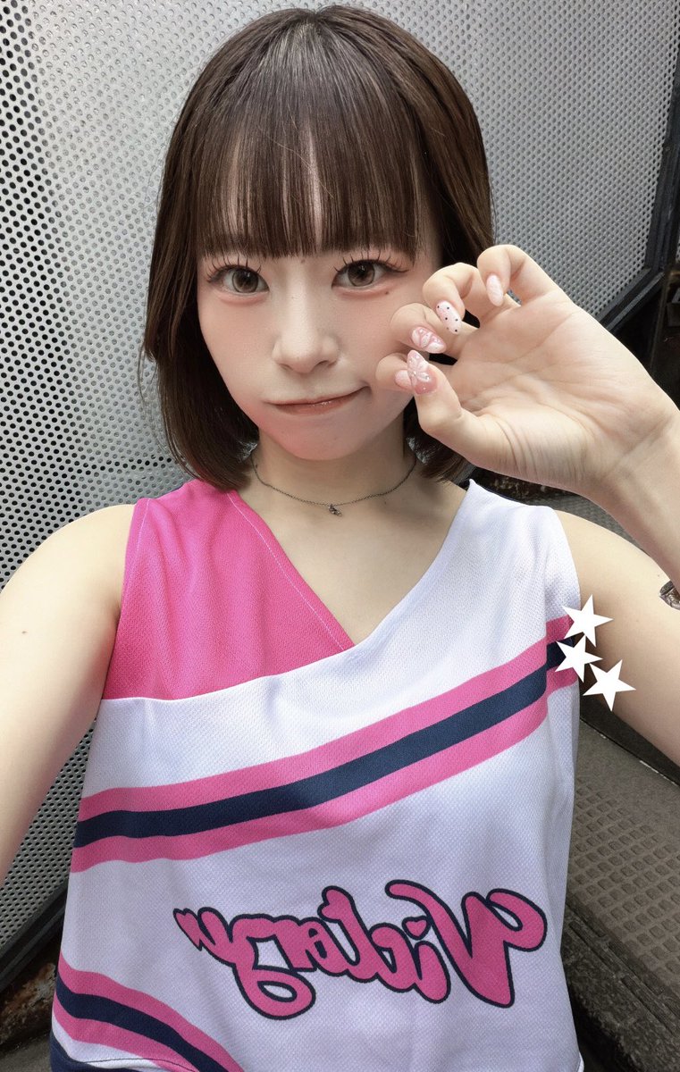 uran_oshiose's tweet photo. 今日はうち巻き〜𖦹_𖦹
と、NEWネイル！
1号店いるよ🎵 https://t.co/1CFNZQPQIs