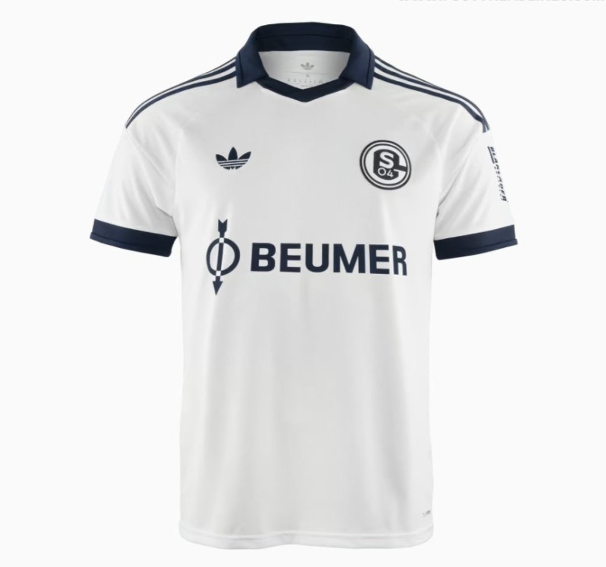 Strictly_B2B's tweet photo. @portfcsandpit Very Nice...
Reminds me of the Schalke 04 away jersey. They just sold 40,000 shirts within 2 hours.... https://t.co/lToa1bQX5p
