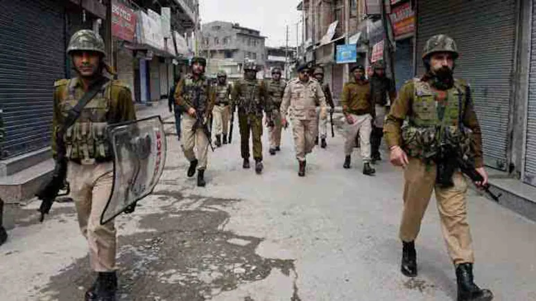 ndtv's tweet photo. Kashmiri Pandit Employees Sent On Leave After Terror Threat https://t.co/y2luFlNu7r

@nazir_masoodi https://t.co/9B7Buor6BU