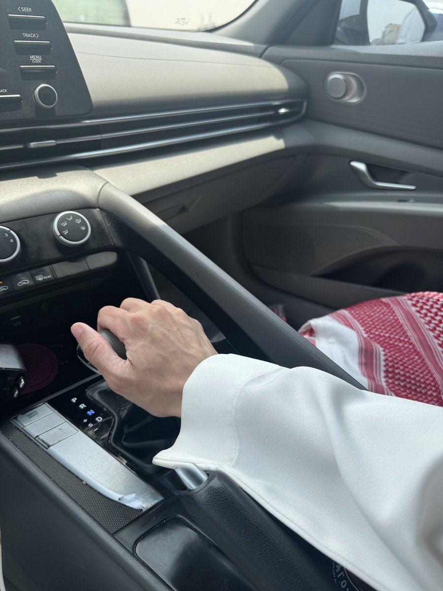 xca_98's tweet photo. مفروض اطلع 5 من الدوام لكن تم النحشة 🏃‍♂️ https://t.co/EQ4tMkdK8p