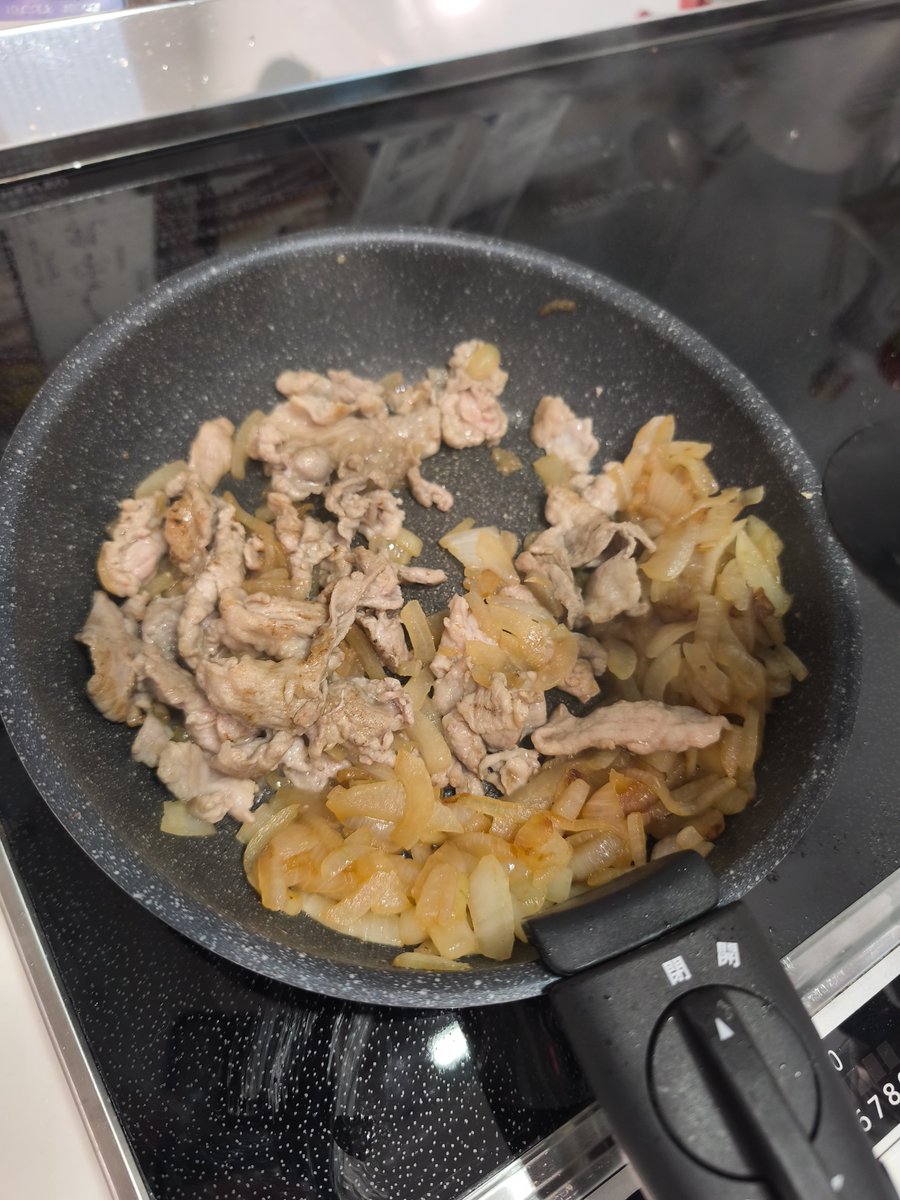 occhan_inspired's tweet photo. 飴色たまねぎと豚肉〜♪ https://t.co/tPnlQH2Olw