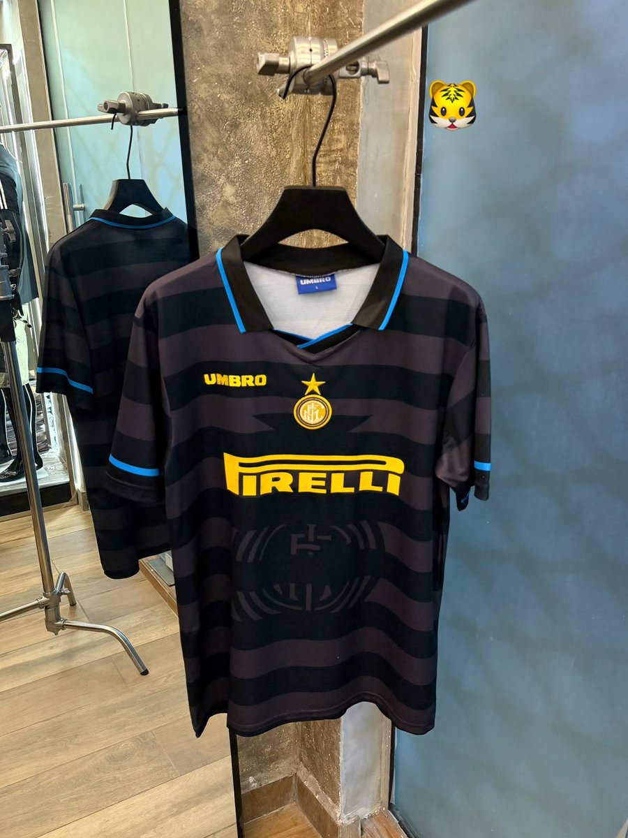 He_isAJ's tweet photo. INTER MILANO RETRO

🏷️ N25,000 https://t.co/ScKQ16ezkq