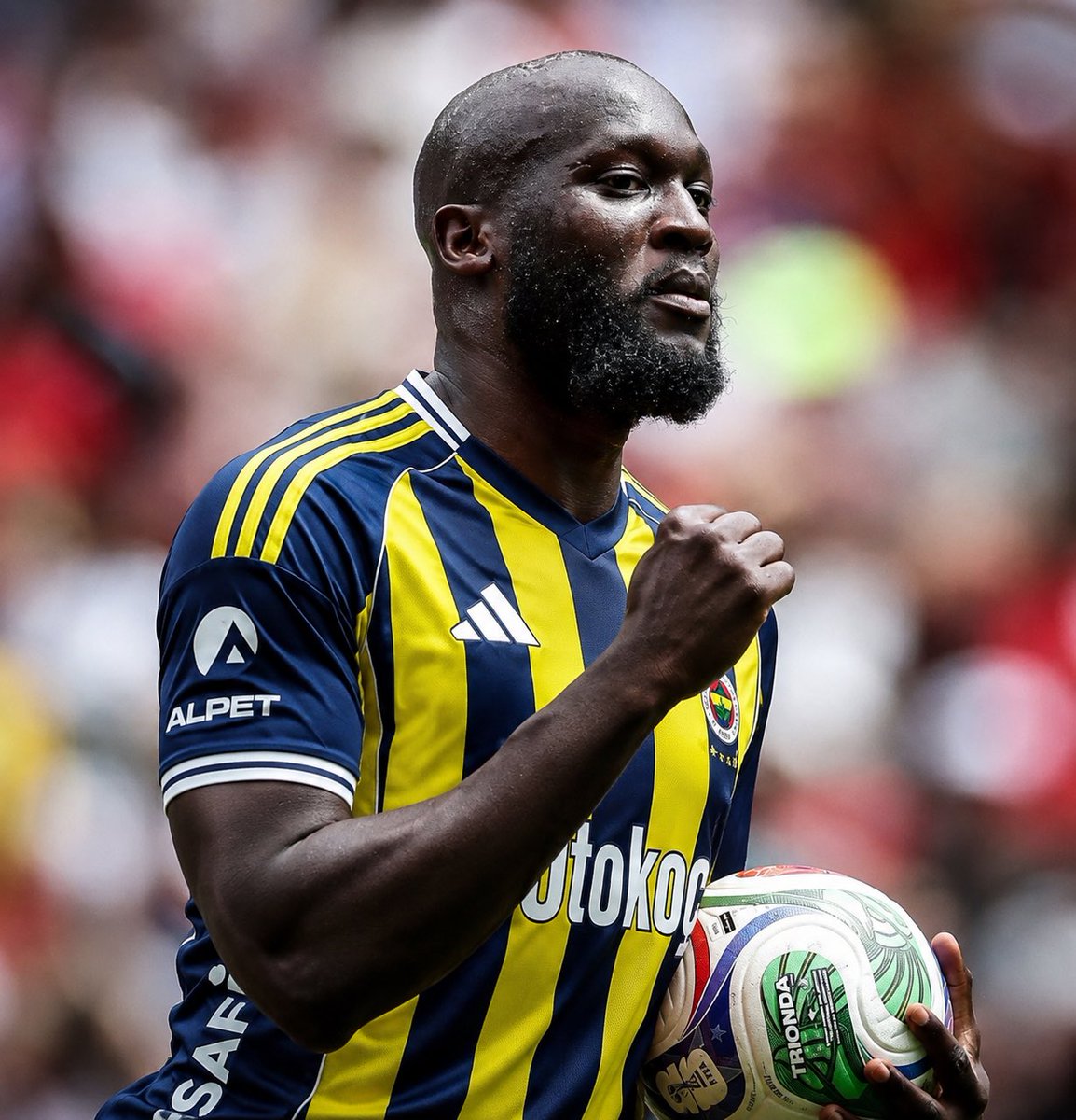 doruktec's tweet photo. 🟡🔵 Fenerbahçe, Belçika Milli Takımı doktorundan özel rapor aldı. Ayrıca Lukaku’dan İstanbul’da kapsamlı sağlık kontrolü garantisi istendi. 

🔜Napoli kulübüne ödenecek bonuslar da oyuncunun çıkacağı maç sayısına göre belirlendi. https://t.co/RzgI2O7dZF