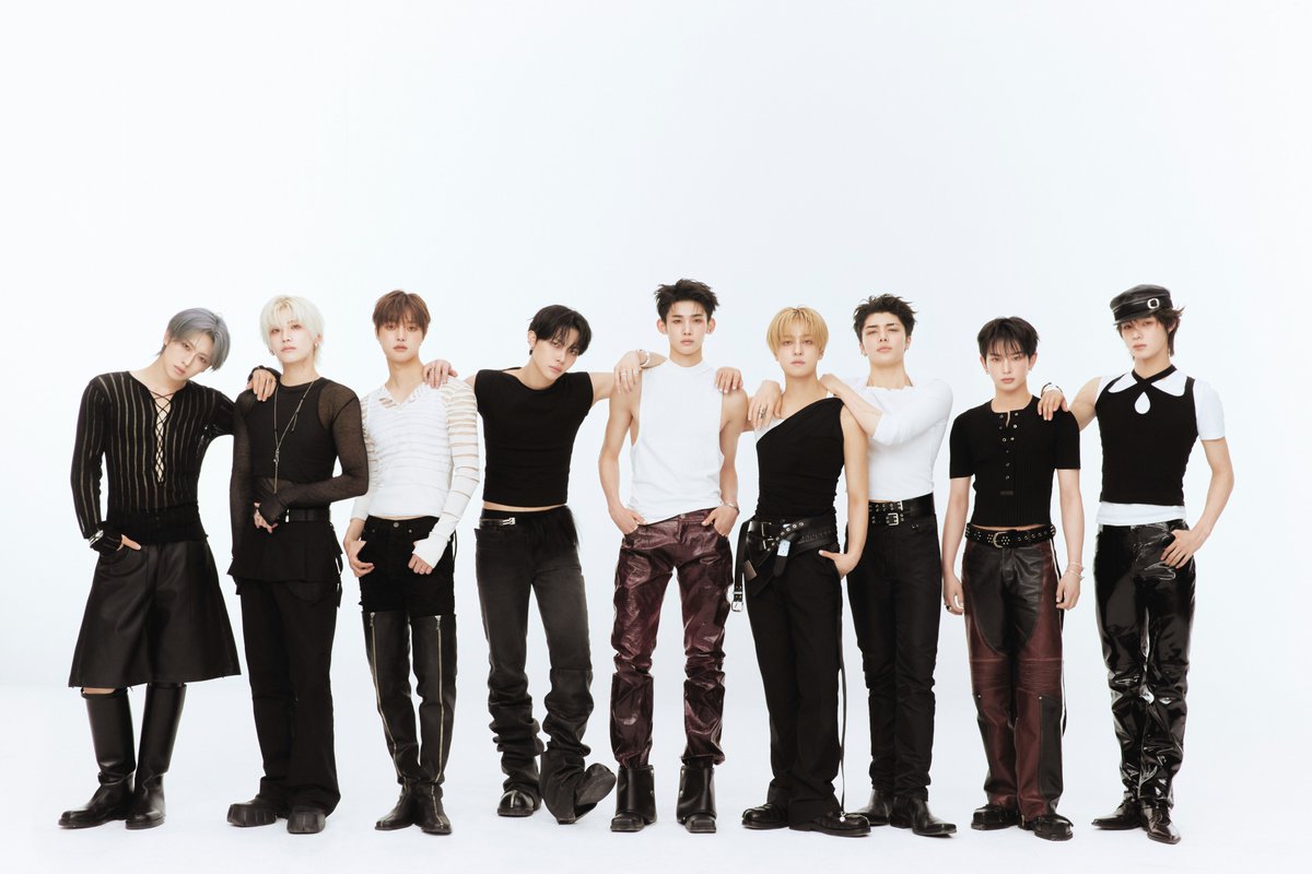 engawon's tweet photo. i love the styling so much omg this is soo cunty https://t.co/QdN5d6YND3