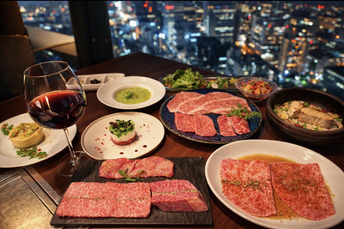 Shukatsu_0707's tweet photo. 男性諸君、焼肉×夜景デートは星遊山さん一択です。飲み放題付きコース10,000円前後は圧巻すぎるパフォーマンス。 https://t.co/ZcxT3qDuzL