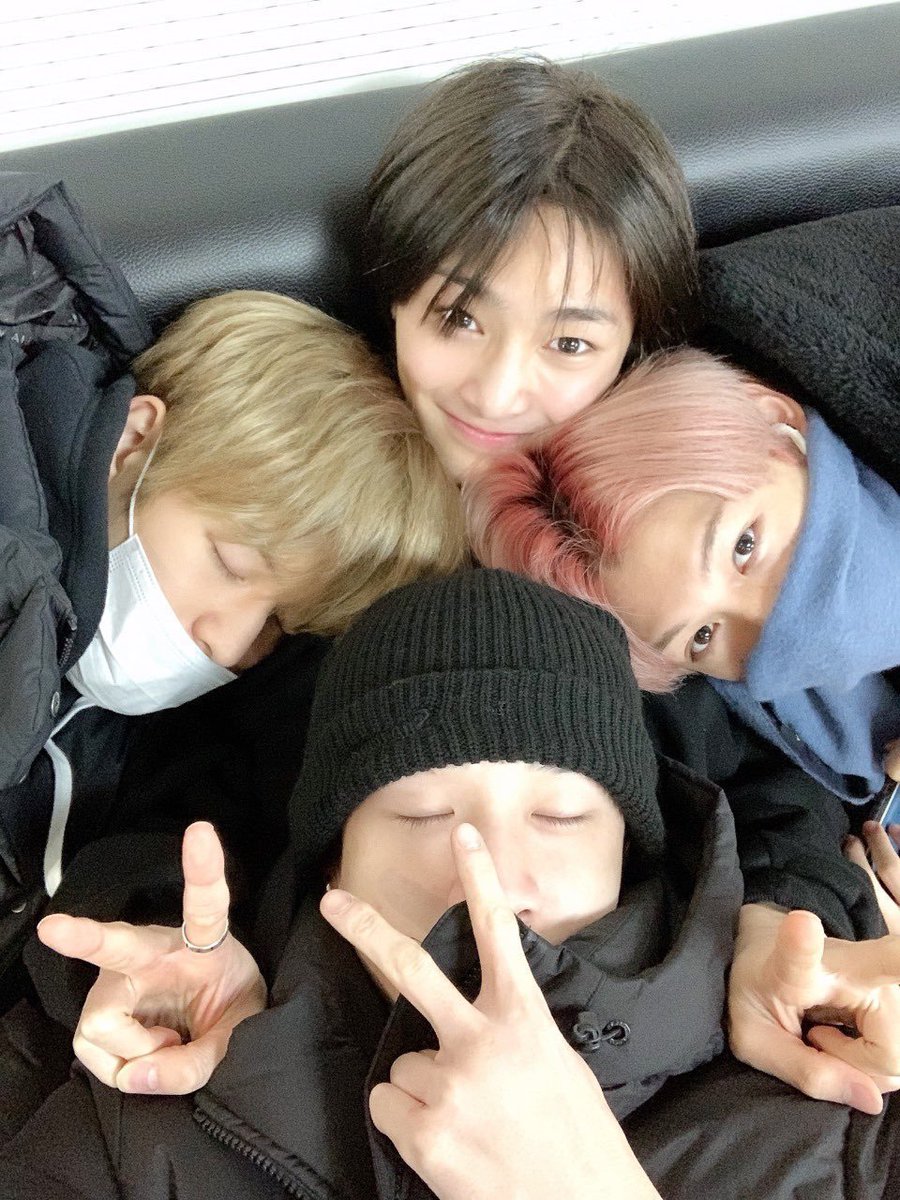 thrccracha's tweet photo. chan and the maknaez 🫠 https://t.co/xXTJcYcxGH