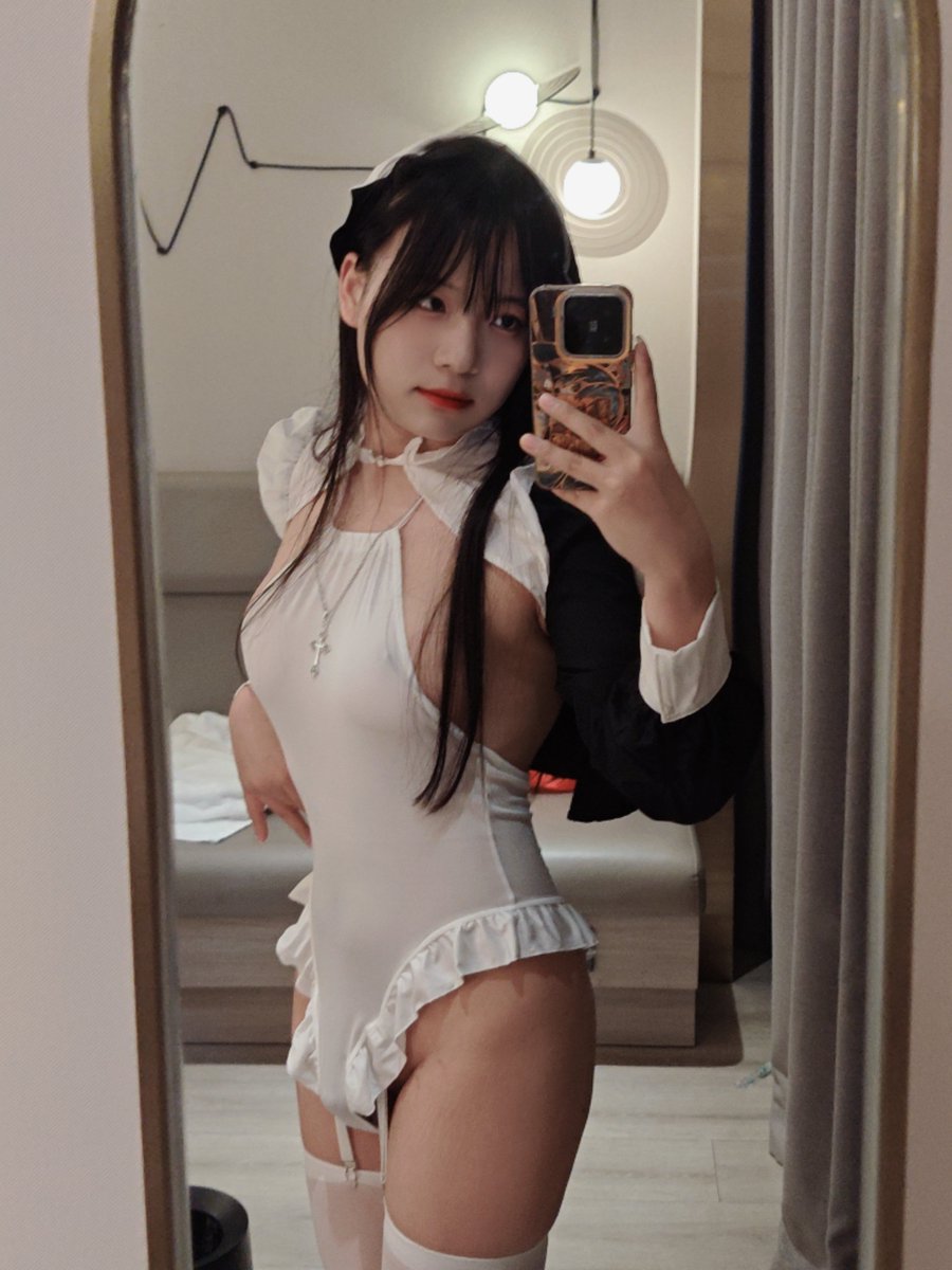 miaojimi's tweet photo. ←六岁照片                              22岁照片→
真是男大十八变 https://t.co/7pEGyXyl59
