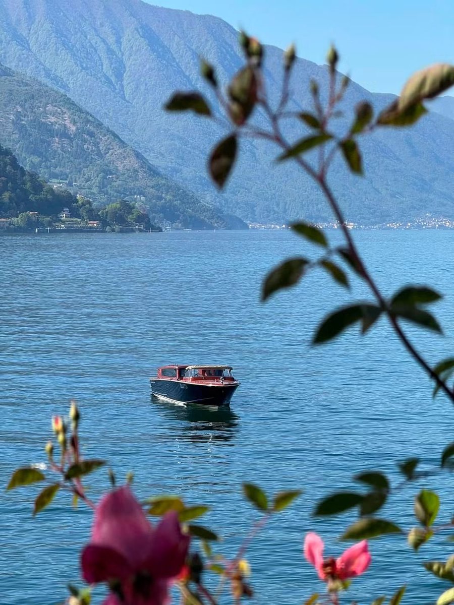 MozartCultures's tweet photo. Lake Como, Italy https://t.co/AZXyLLp1O6