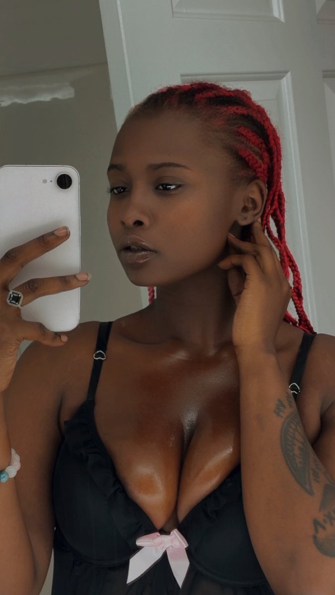 ThroatinKitten's tweet photo. Do We Like Them Oiled? #OiledUp #BlackTits #BigTits #BigBlackTits #Natural #Lingerie #LittleSlut #BlackSlut #BlackGirlsLoveBWC https://t.co/CQVyr5TxV8