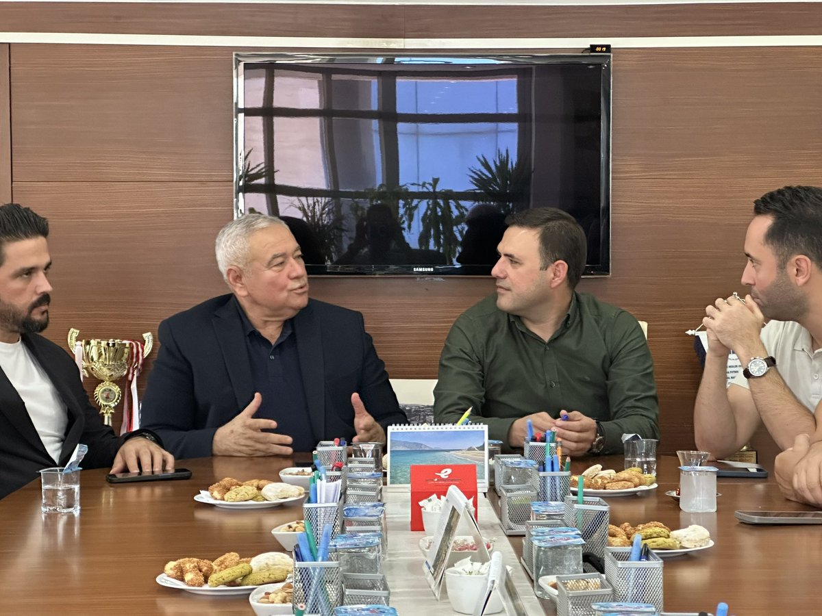 DavutCetin's tweet photo. İnşaat Mühendisleri Odası Antalya Şube Başkanı Mehmet Soner Akdoğan’ı ziyaret ettik.

Meslek odalarımızın bilgi birikimi, tecrübesi ve çözüm önerileri Antalya Ticaret ve Sanayi Odası için büyük önem taşıyor.

Önümüzdeki dönemde yine geçmişte olduğu gibi ortak aklı esas alacak; meslek odalarımız, iş dünyamız ve kentimizin tüm dinamikleriyle iş birliği ve birliktelik kültürünü yeniden inşa edeceğiz.

Nazik ev sahipliği ve değerli görüşleri için Soner Akdoğan Başkanımıza ve yönetimine teşekkür ediyorum.

#BirlikteSahipÇıkıyoruz
#Kırmızılisteler