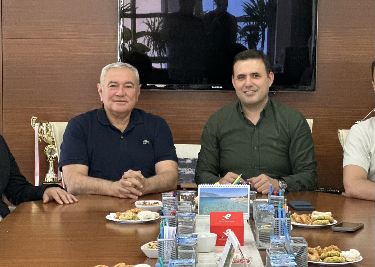 DavutCetin's tweet photo. İnşaat Mühendisleri Odası Antalya Şube Başkanı Mehmet Soner Akdoğan’ı ziyaret ettik.

Meslek odalarımızın bilgi birikimi, tecrübesi ve çözüm önerileri Antalya Ticaret ve Sanayi Odası için büyük önem taşıyor.

Önümüzdeki dönemde yine geçmişte olduğu gibi ortak aklı esas alacak; meslek odalarımız, iş dünyamız ve kentimizin tüm dinamikleriyle iş birliği ve birliktelik kültürünü yeniden inşa edeceğiz.

Nazik ev sahipliği ve değerli görüşleri için Soner Akdoğan Başkanımıza ve yönetimine teşekkür ediyorum.

#BirlikteSahipÇıkıyoruz
#Kırmızılisteler