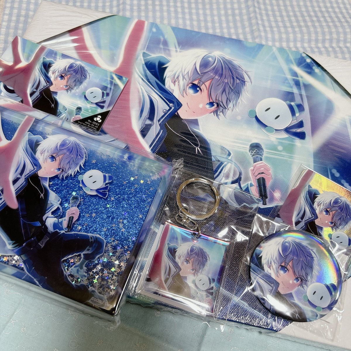 Arisaaaa_653's tweet photo. 届きました♪
キラキラしてとってもかわいい☺️

#おらふくんグッズ https://t.co/5EYAd7gZDA