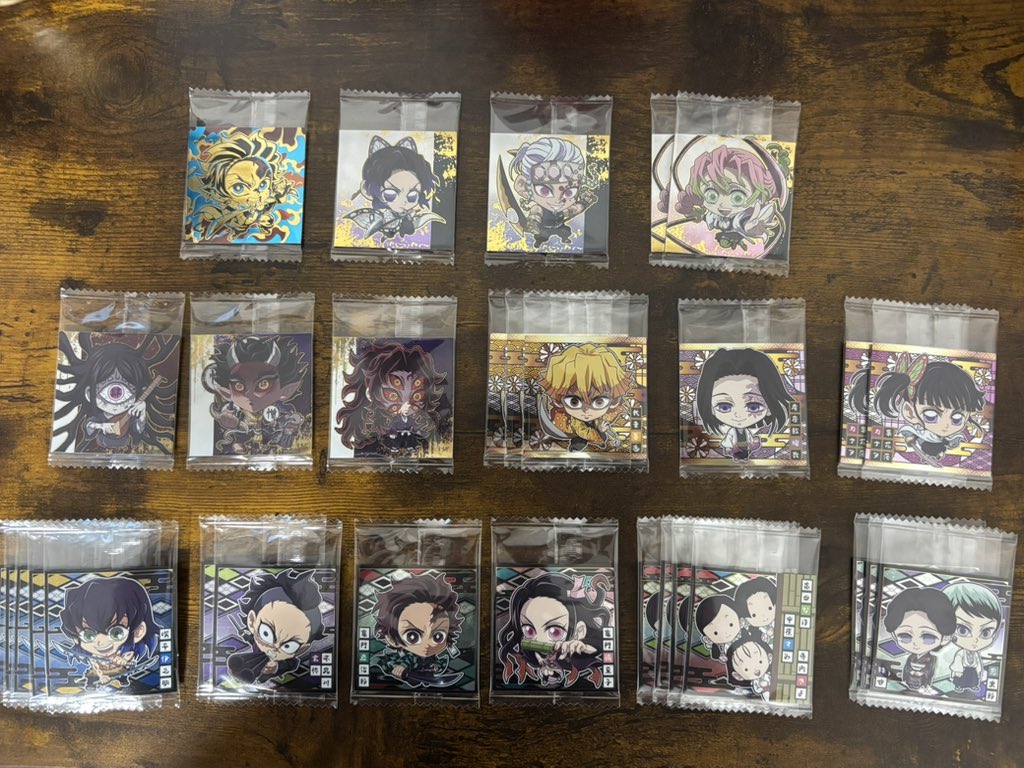 WkrGu's tweet photo. 【交換】鬼滅の刃　ウエハース　シール　其ノ十五　交換希望

【譲】画像1(今作)2,3枚目(過去作)

【求】画像4枚目🟥

複数枚まとめて取引を優先ですが、1：1でも提案可能です！
ノーマル、レアは複数お出しできます
※炭治郎ホロは少々折れあり
郵送にて発送予定

#にふぉるめーしょん15 https://t.co/zByrfyt8Ho