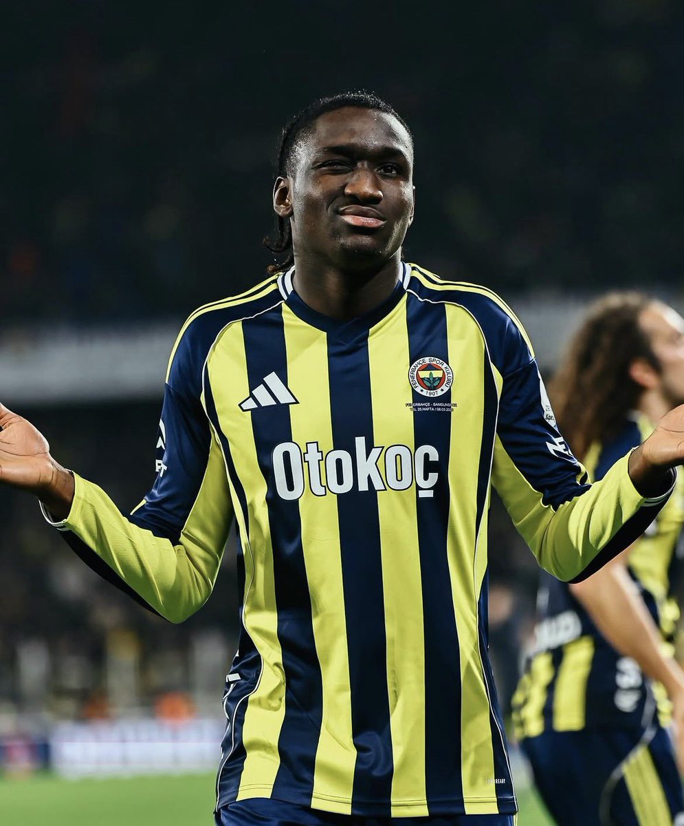 Fenerbook1's tweet photo. Lukaku’nun olduğu yerde Cherif’i asla göndermezdim. Lukaku, Cherif’e santrforluk konusunda çok şey katar. https://t.co/OZsTE0cZHJ