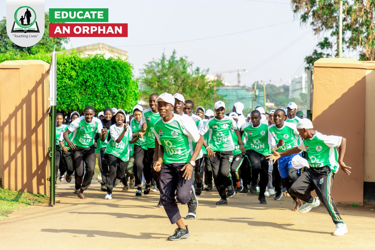 educateanorpha1's tweet photo. Yesterday, we proudly presented an award to the @KibuliSecSchool community in recognition of their tremendous support for the Edu
cate an Orphan Run 2026.

With the backing of the school management, over 400 learners participated in a locally organised Run within the school, turning their steps into meaningful support for our dream of constructing the Educate an Orphan School.

To the management, staff and students of Kibuli SS: thank you for believing in the cause and walking this journey with us.

#EAORun2026 #StridesForBricks
