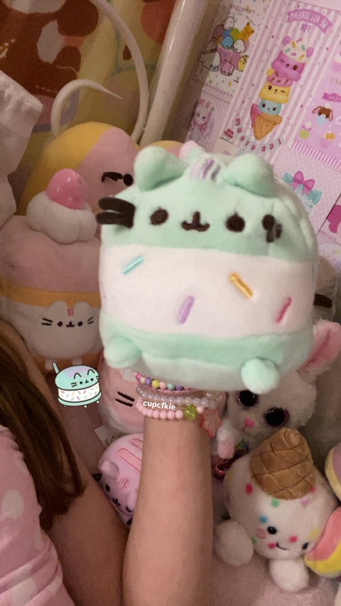 cupcfkie's tweet photo. Hi Ice cream Pusheen U so cute  #pusheen #cutecore #kawaii https://t.co/q1GQSEpj4j