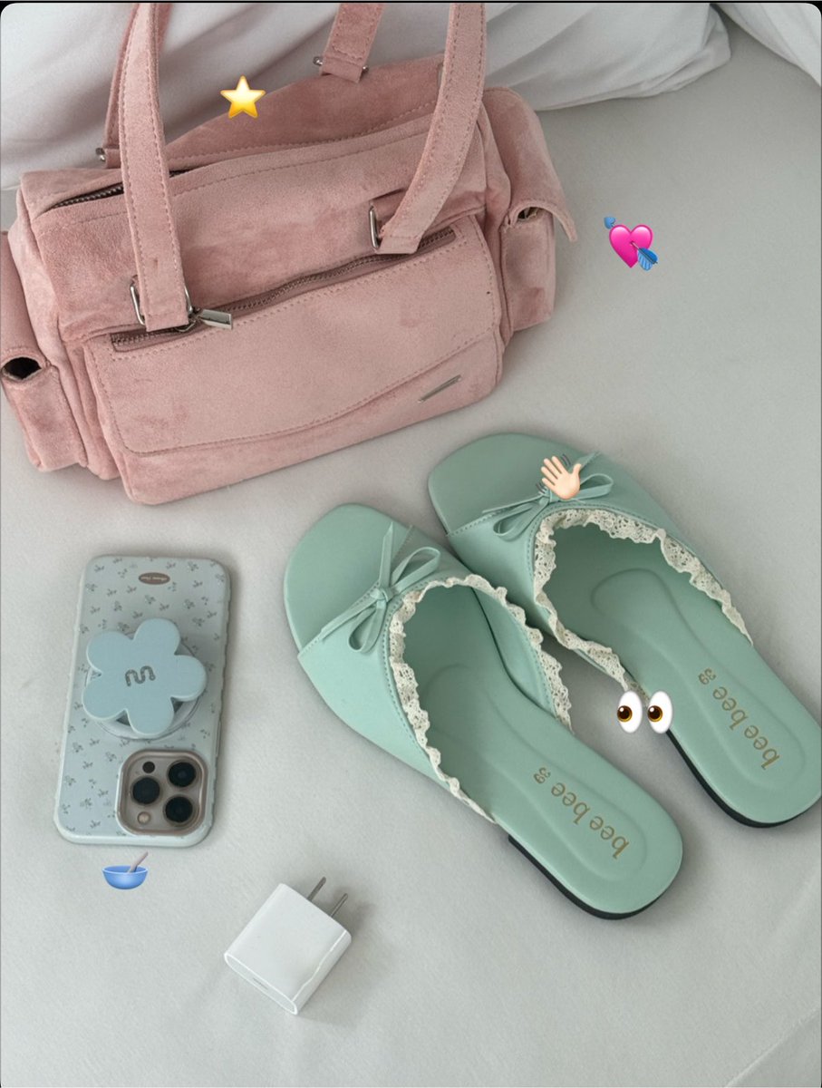 itfeelstory's tweet photo. ootd วันนี้ แบรนด์ไทยทั้งตัวเลย ฟินนน🍧🍡 https://t.co/AbKbZ33IEU