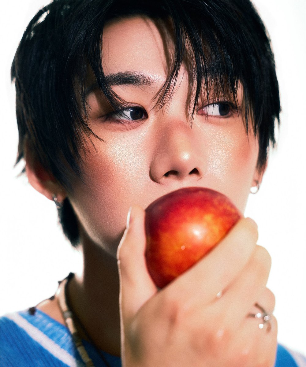 jarsofhanii's tweet photo. OMGGGG THE HD VER https://t.co/7HjBOCItJa
