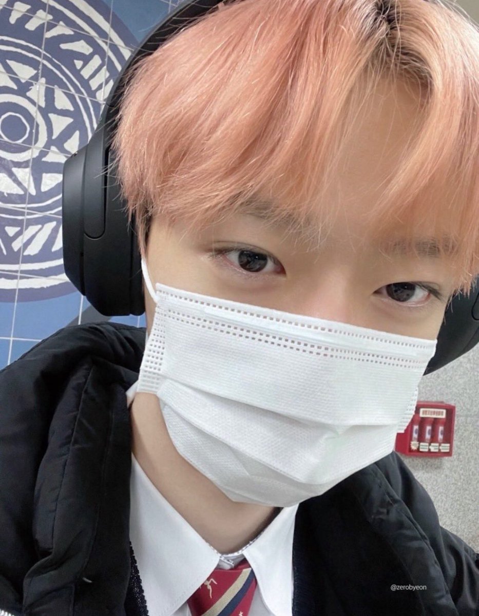 eonbby's tweet photo. @rckyzb He looks so good with it too.. I NEED a comeback 😭🙏🏻🙏🏻 https://t.co/QIai2vUWtK