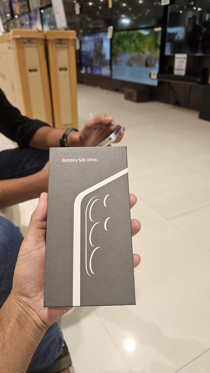shomaesh's tweet photo. @rz1v3ely_16 Thanks to @cromaretail for offering best price among all competitors in the market 😇

Visited 8+ stores, searched online but still croma is the best ❤️ https://t.co/asdhLecoX8