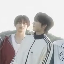 minnaganbare101's tweet photo. シンヘンくんと亮賀顔見合せて笑っている😭 https://t.co/U9LbJTowOO