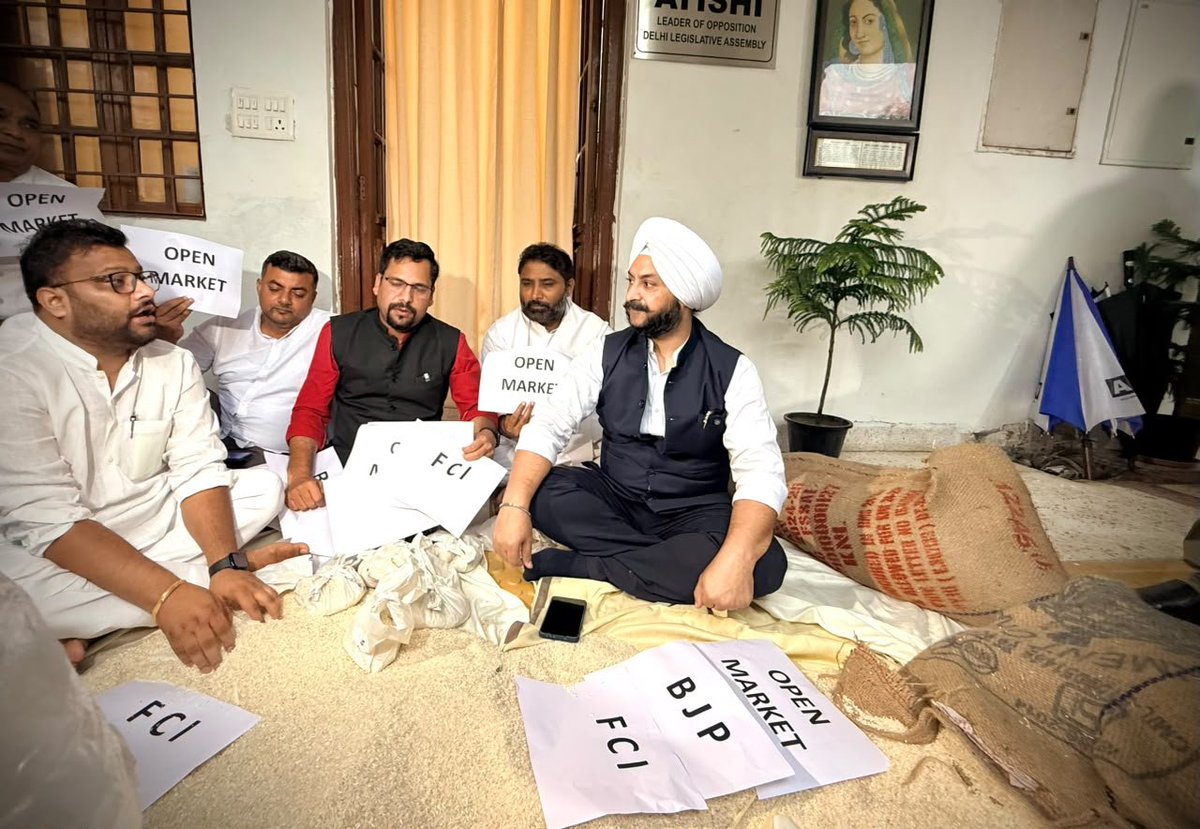 JarnailSinghAAP's tweet photo. चावल का हिसाब दो,
जनता को जवाब दो!
दिल्ली की रेखा गुप्ता सरकार में गरीबों के लिए आने वाले चावल को लेकर हजारों करोड़ के घोटाला बेहद गंभीर हैं।
हर सप्ताह हजारों मीट्रिक टन चावल का हिसाब जनता के सामने आना चाहिए।
#RiceScam #ChawalKaHisaabDo #BJPJawabDo
@ArvindKejriwal @AamAadmiParty