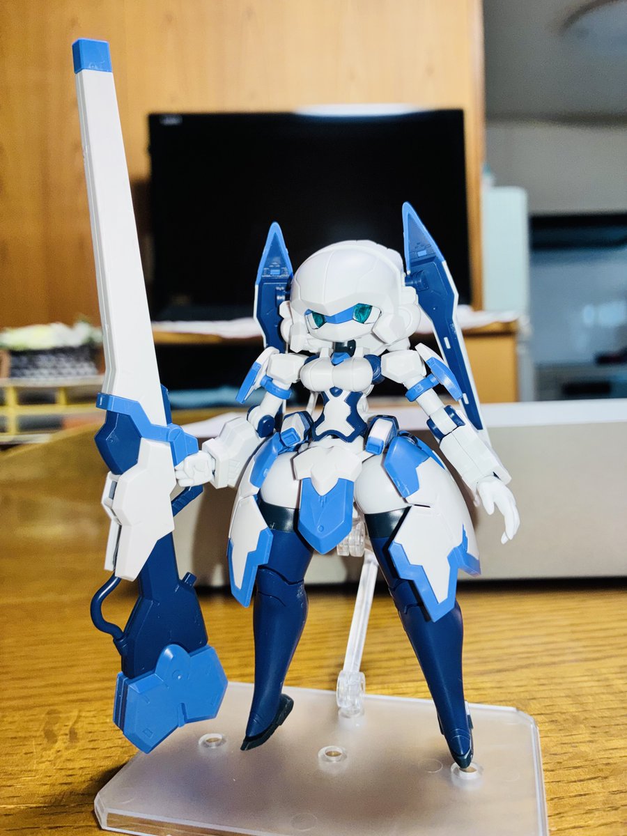 ep3_ebisimple's tweet photo. バスターメイデン素組完成_(┐「ε:)_
アンテナ部を立てるのと寝かせるので大分イメージ変わるね。
カッコ可愛いの好きだわー。
#バスターメイデン
#キャビコ https://t.co/ToAPldflJ2