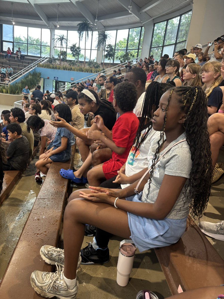 DrMorganHarris's tweet photo. I spy a teacher…retired teacher! My brother and I decided to spend sometime this summer at @brookfield_zoo with the kiddos! My daughter was pleasantly surprised to find her 8th grade science teacher. Heyyyyy Ms. G!!! 
#Family #FieldTrip #SummerFun #Brookfield https://t.co/95AgBu7iMm