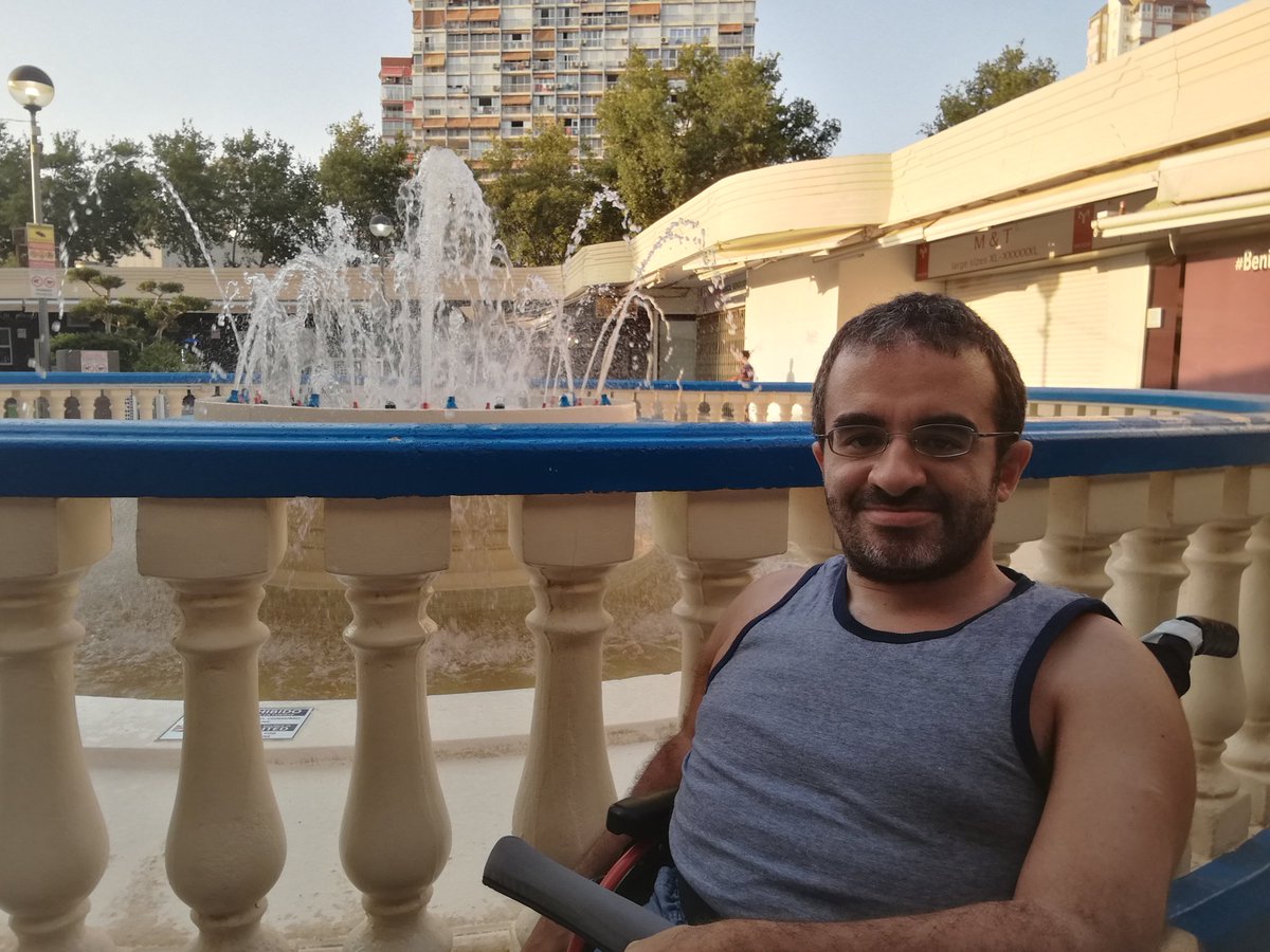 ArthurGongora's tweet photo. RECUERDOS DE MIS PATO AVENTURAS PLAYERAS EN #BENIDORM 😎🌞🏖🌊🫂 NO ESTOY🙈
Una semana que volvi a #Madrid
Sin ser #TBT #ThrowbackThursday #fbf #flasbackfriday, pongo mas vistas
#gayselfie frente a una #fuente⛲ en la zona donde estoy
Buen/aceptable/pasable #Martes https://t.co/2m512Wo7de