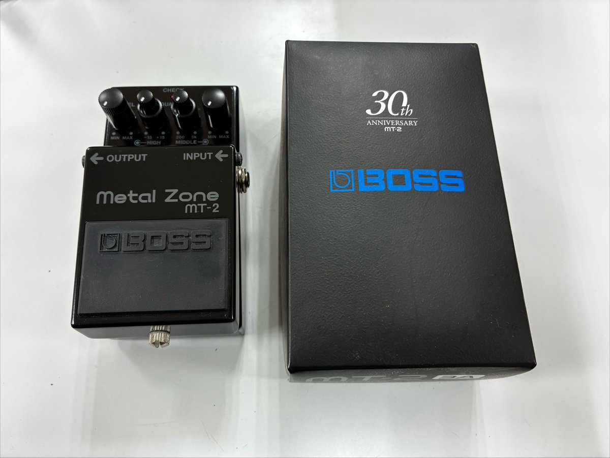 BOSS MT-2 3A! metal zone BOSSの30周年を記念したエフェクターですね