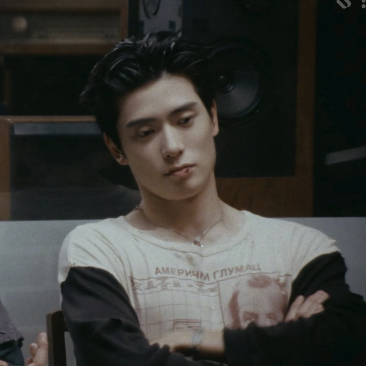 dearestyunoh's tweet photo. jaehyun’s face full of fake wounds but still serving https://t.co/ne9CbgW2Zg