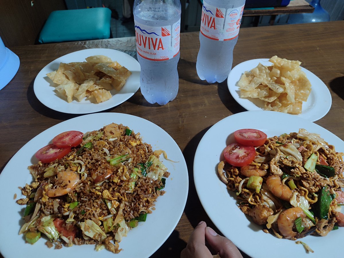 myscared11's tweet photo. Omgggggg, seriously this is so nice, secinta itu gw sama nasgor, oh god temukan aku selalu dengan nasgor seenak ini plz https://t.co/eMIfbbHTHs