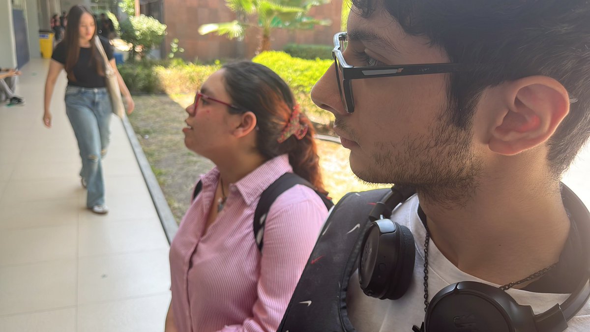 Eliiiron's tweet photo. Díganle que yo me meto a su cuenta para ver que puso, díganle que yo la sigo extrañando, díganle que no la he olvidado, repítanle que la extraño, díganle que la quiero. https://t.co/2kKyuhyRoj