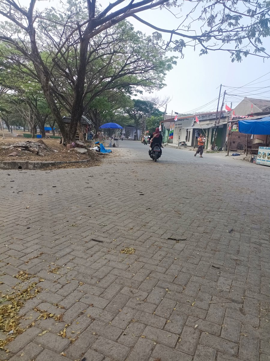 coupleSRG90's tweet photo. Suasana sore https://t.co/EqS2tqdFMR
