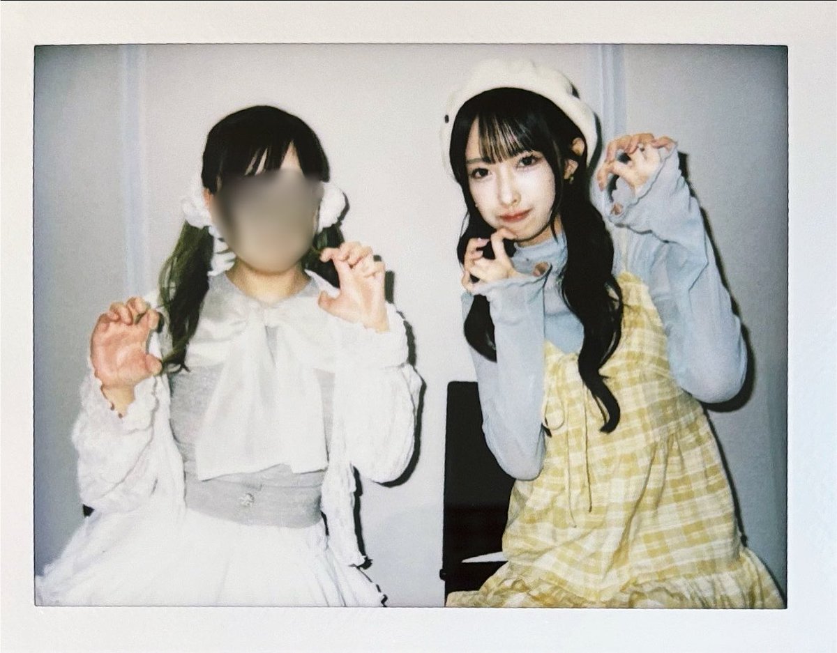 patient_idool's tweet photo. 8/11 #北原もも ちゃん個別チェキ会1部

これは私がもももにど緊張し会えた感動により過呼吸気味になりながら撮ったもももとわたしの初めてのチェキです

会話すらままならなかったので、特にレポとかは無いです（驚愕）

#今日の茶柱
#ももも大好き組合 https://t.co/Y4DrIKh9no