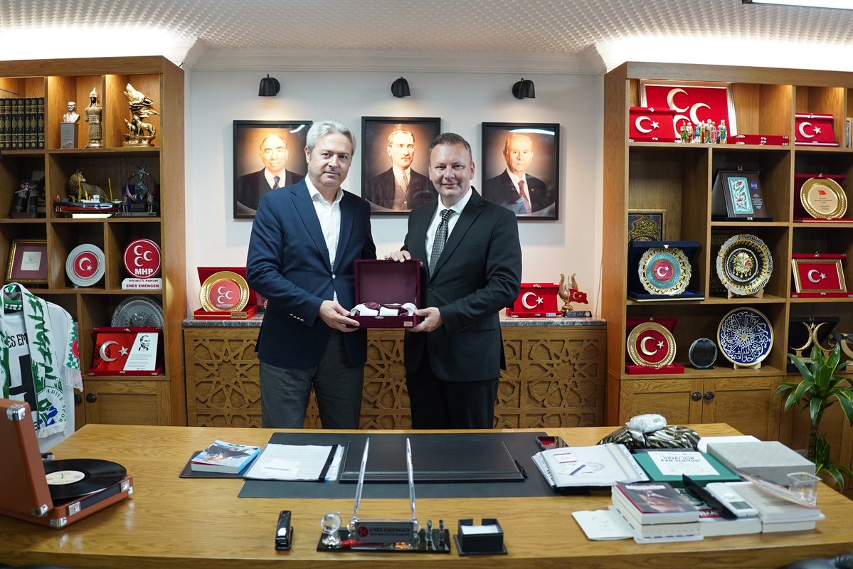 kocaelimhp41's tweet photo. İl Başkanımız Enes Emengen, Teksif Sendikası Başkanı İlhan Özaydın ve yönetimini İl Başkanlığımızda ağırladı. Nazik ziyaretleri dolayısıyla kendilerine teşekkür ederiz.

#DevletBahçeli #EnesEmengen #MHP #MHPKocaeli https://t.co/MkcZUapBb5