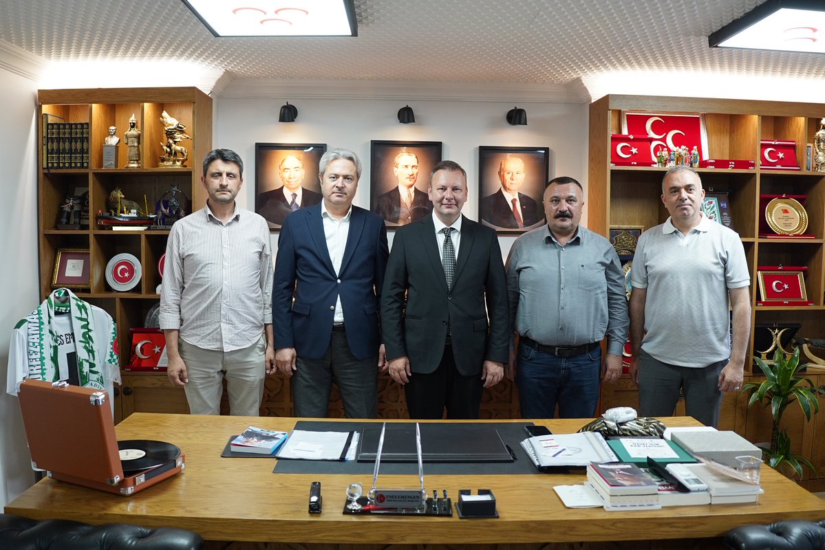 kocaelimhp41's tweet photo. İl Başkanımız Enes Emengen, Teksif Sendikası Başkanı İlhan Özaydın ve yönetimini İl Başkanlığımızda ağırladı. Nazik ziyaretleri dolayısıyla kendilerine teşekkür ederiz.

#DevletBahçeli #EnesEmengen #MHP #MHPKocaeli https://t.co/MkcZUapBb5
