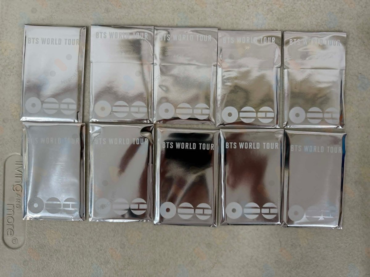 jiamerch_ph's tweet photo. wts lfb ph <help rt>                      

BTS busan concert gift pc set                   

₱1999 ea set — free isf                   

- set / 7 pcs        
- normal eta (sept-oct)         
- dop: dp ₱499 (payo), rembal (once onhand)      

• reply "mine+qnty" or dm me! https://t.co/jqoHKyttaE