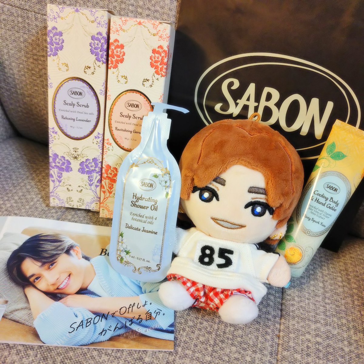 nui_mori_st's tweet photo. SABONでお買い物してきました
ヘッドスクラブ2種類と
ゆずのボディ＆ハンドジュレを購入
よい香りで癒しの時間🛁*。
お店の中に水場があって
気になるアイテムの香りや感触を試すことができました
お店の方にとても親切にしていただき
楽しいお買い物でした また行きたいです
#田中樹とSABONしよ https://t.co/q9PD4byLuO