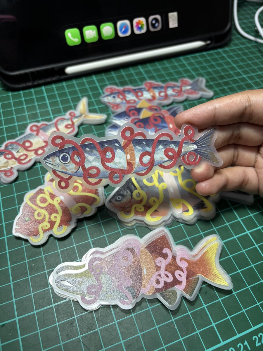 sodakuweh's tweet photo. habis print sticker ikan 🐟🐠 https://t.co/S4HRCafvz1
