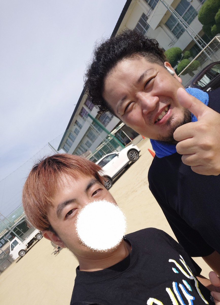 T5EeQ0A2SC0QAeM's tweet photo. 今日は、藤くんがケアに来てくれました！！
ありがとうございます🐊✨

 #藤原整骨院  #WANIMA https://t.co/4pdeBO8GGn