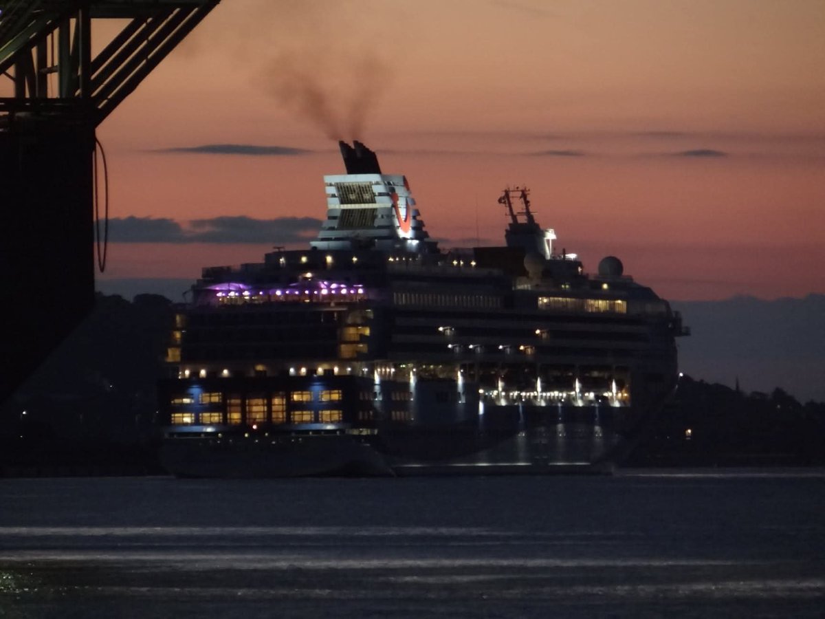 nauticallyspeak's tweet photo. On this day - 11th August 2021 Marella Cruises #MarellaExplorer2 made her second visit to Dundee and what an amazing arrival she made.
#dundee #cruiseship #earlymorning #nauticallyspeaking https://t.co/V78KNAjqBH