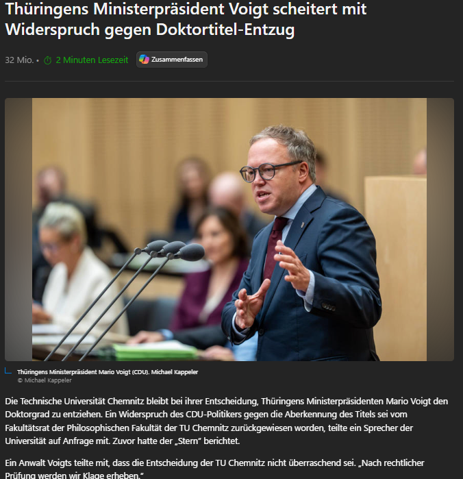 Gelbfrucht's tweet photo. Die TU Chemnitz bleibt bei ihrer Entscheidung. 

Mario #Voigt bekommt den Doktor-Titel aberkannt.

Damit behält er den ihm in Social-Media zugeschriebenen Titel:

"Mett-Plagiator"

Herzlichen Glückwunsch! 

PS: Wann tritt dieser Mann endlich zurück? https://t.co/0Q34SmHJet