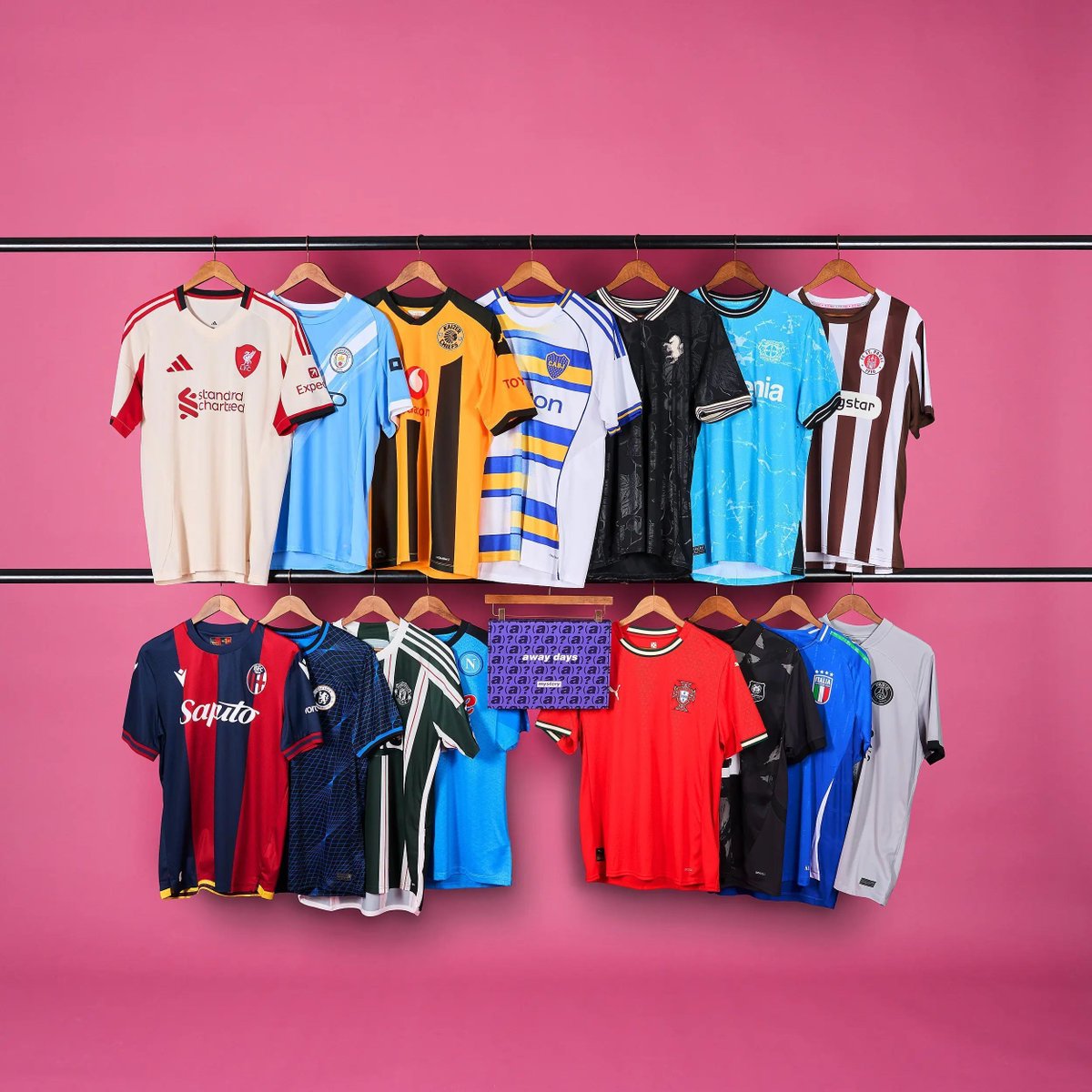 classicshirts's tweet photo. MYSTERY BOXES 🎁❓ 

▫️Vintage - For existing and aspiring classic collectors at £69.99.
▫️Standard - A brand new shirt for £34.99.
▫️Kids - For the next generation at £29.99.
▫️Player - A brand new shirt printed with the name of a football icon or legend for £49.99
▫️Jacket - A vintage jacket for £29.99.

🛒 Shop Here - https://t.co/fO0YQ4Fhzr
