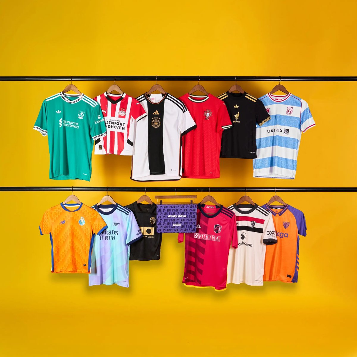 classicshirts's tweet photo. MYSTERY BOXES 🎁❓ 

▫️Vintage - For existing and aspiring classic collectors at £69.99.
▫️Standard - A brand new shirt for £34.99.
▫️Kids - For the next generation at £29.99.
▫️Player - A brand new shirt printed with the name of a football icon or legend for £49.99
▫️Jacket - A vintage jacket for £29.99.

🛒 Shop Here - https://t.co/fO0YQ4Fhzr